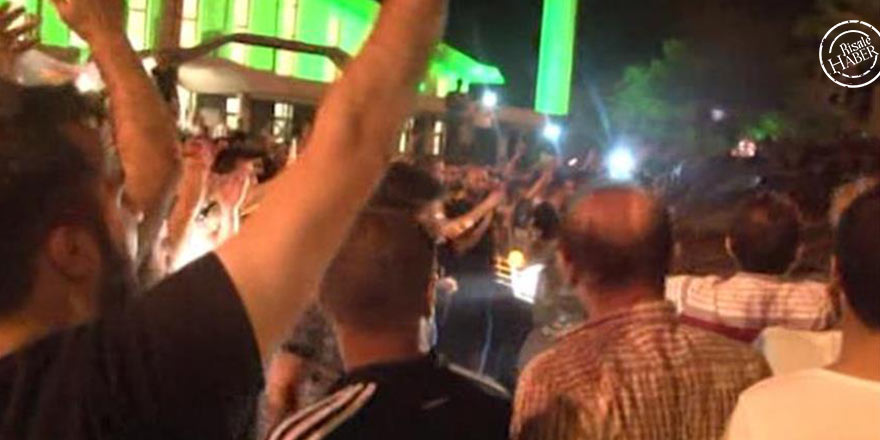 Ezan erken okununca darbe girişimi var diye halk...