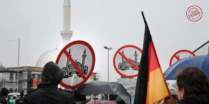 Parti adıyla camiye onay veren üyeler tehdit edildi