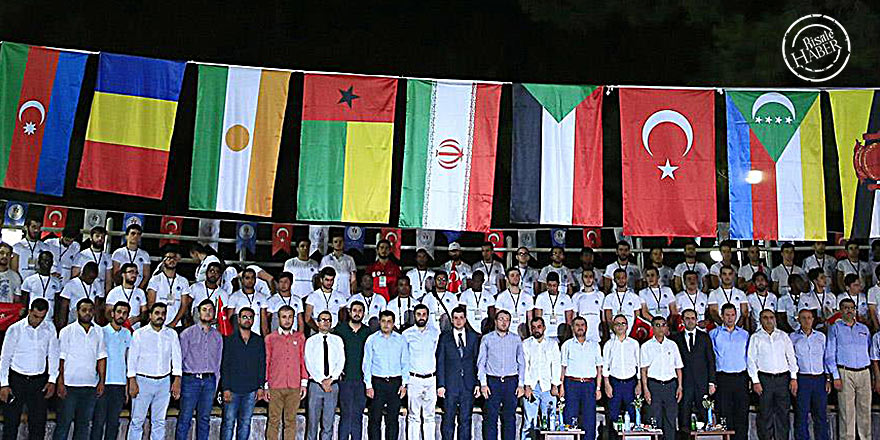 İslam dünyası gençliği darbeye karşı Türkiye'nin yanında