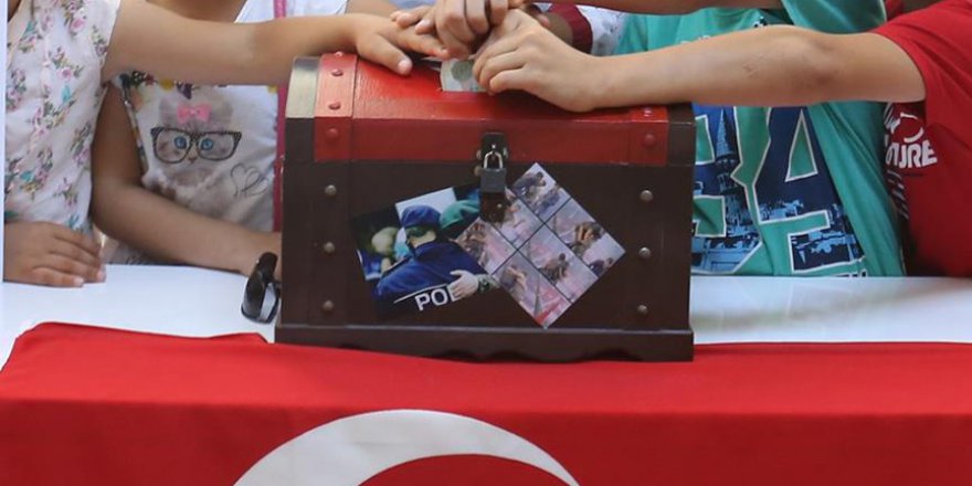 Devlet korumasındaki çocuklar, harçlıklarını bağışladı