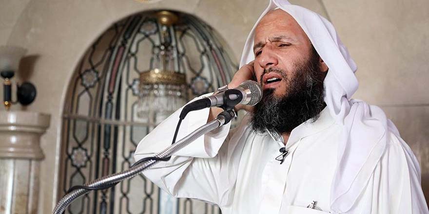 Suriyeli müezzinin bombalara meydan okuyan ezan sevdası