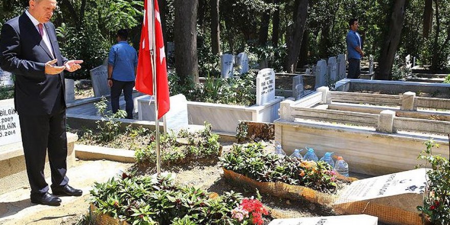 Erdoğan'dan Olçok ve oğlunun mezarına ziyaret