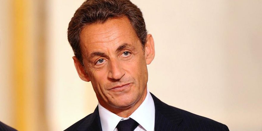 Sarkozy cumhurbaşkanlığına adaylığını açıkladı