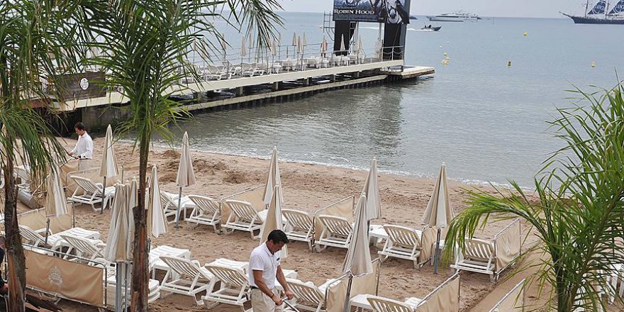 Fransa'daki tesettür mayo yasağı başörtüsüne sıçradı