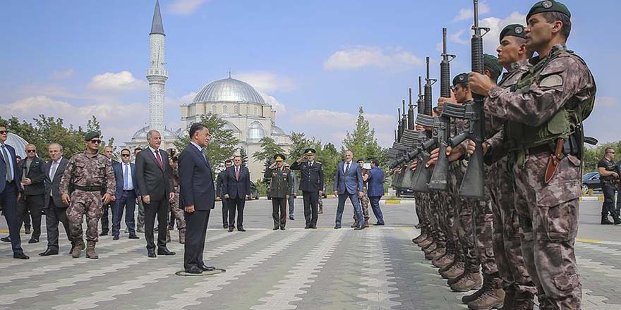 Azerbaycanlı Bakan Usubov, Özel Harekat'ı ziyaret etti
