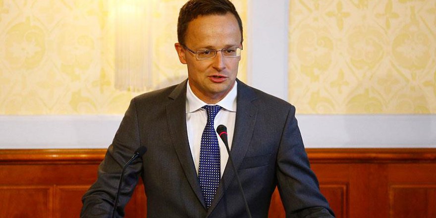 Türk Cumhurbaşkanı ve hükümetinin yanında duruyoruz