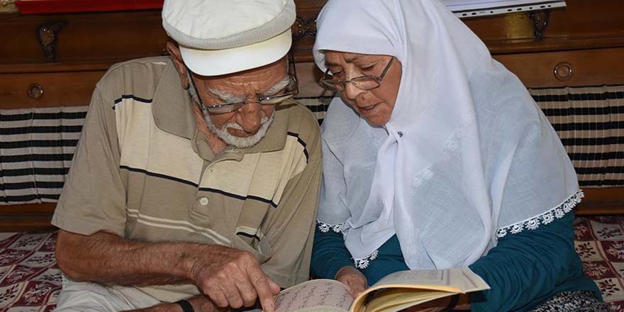 57 yıllık hayat arkadaşı şimdi Kur'an öğretmeni oldu