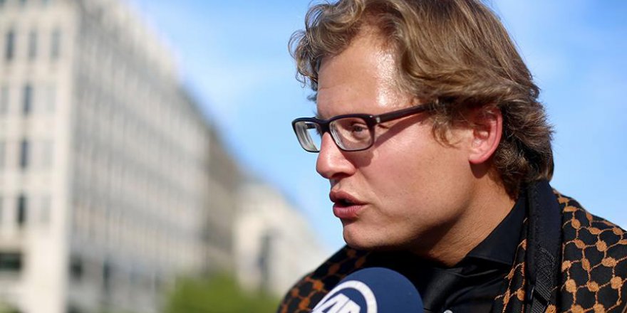 Türkiye'ye destek veren Alman gazeteciye sosyal medya engeli