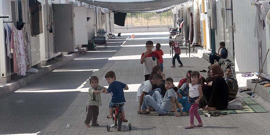 Sığınmacılar bir bayrama daha buruk giriyor