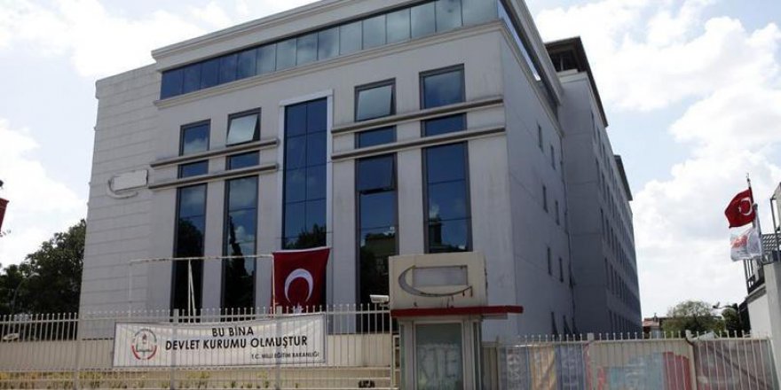 Her okul ayrı bir casusluk üssü