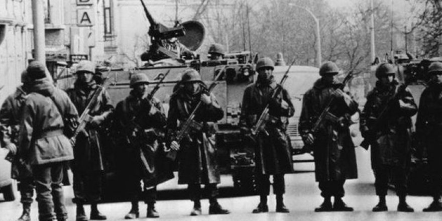 Darbeciler 32 yıl sonra hâkim karşısına çıkabildi!