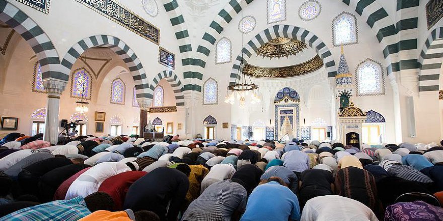 Binlerce Müslüman Amerika Diyanet Merkezinde buluştu