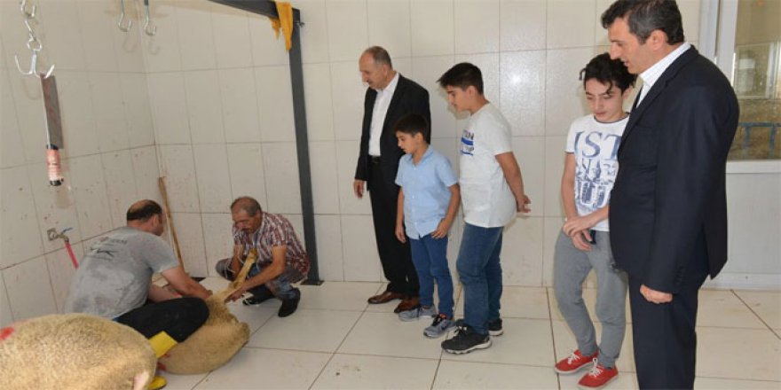 15 Temmuz şehitleri için kurban kesildi