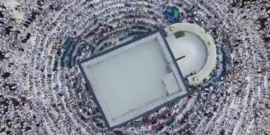 Kabe'deki izdiham dronler ile izleniyor