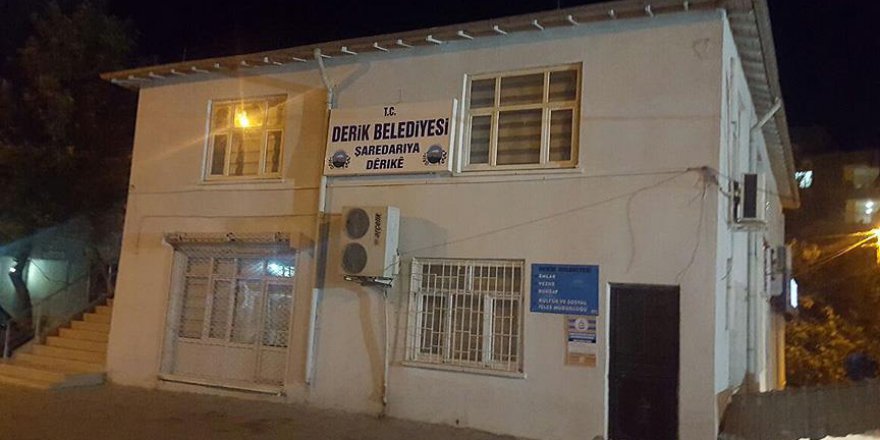 Derik Belediyesinde Kürtçe tabelalar asıldı