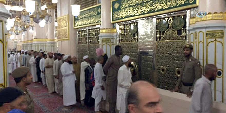 Hacılar Mescid-i Nebevi'de hasret gideriyor
