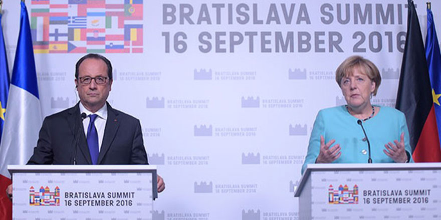 İtalya, Almanya ve Fransa'ya karşı: Bölünme