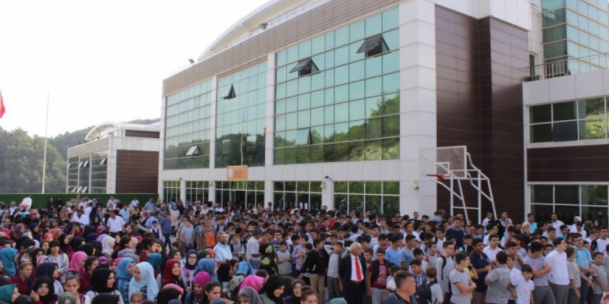 FETÖ’den devlete geçen okulda ilk ders zili çaldı