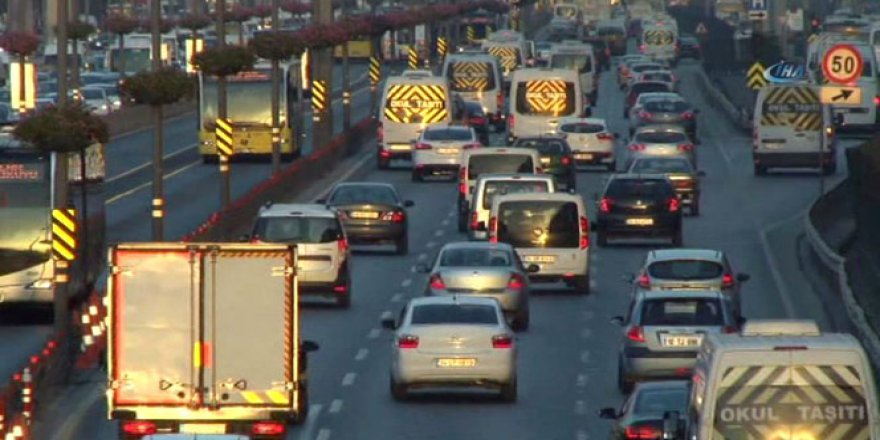 Okullar açıldı trafik başladı