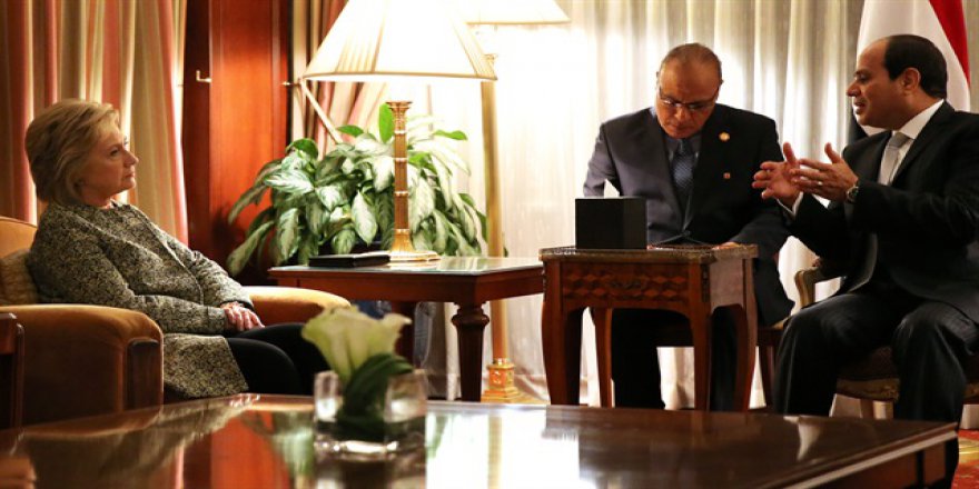 Clinton Sisi ile görüştü