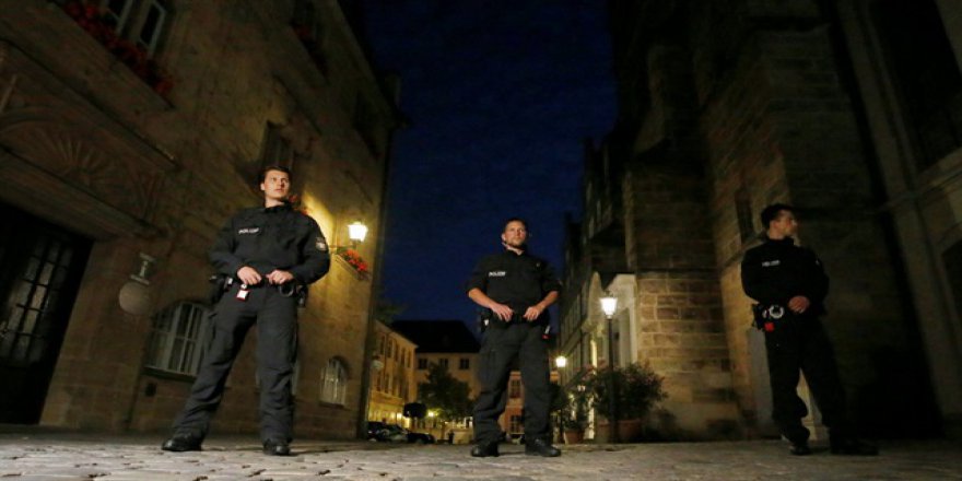 Almanya'da iki mülteciye saldırı