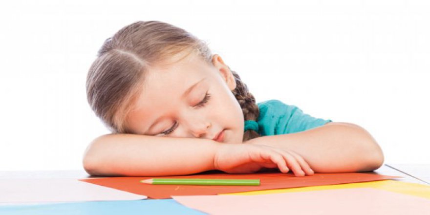 Yetersiz uyku, okul başarısını düşürüyor