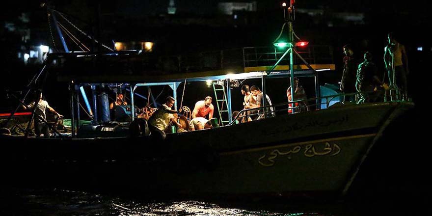 Göçmenleri taşıyan tekne battı yüzlerce kişi kayıp