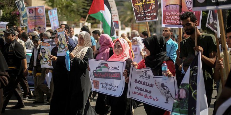 Gazze'de Batı Şeria'ya destek yürüyüşü