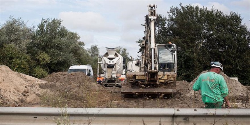 Fransa'da 'göçmen duvarı' tartışması sürüyor