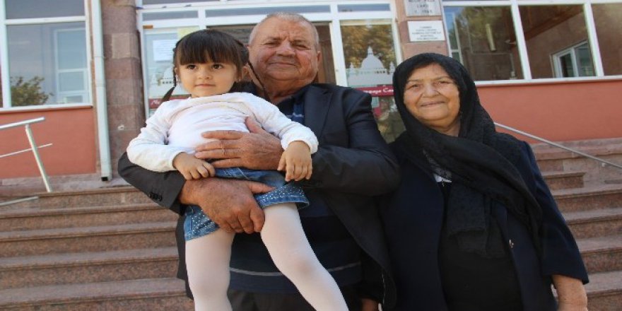 Böbreğinin sahibi için mevlit okuttu