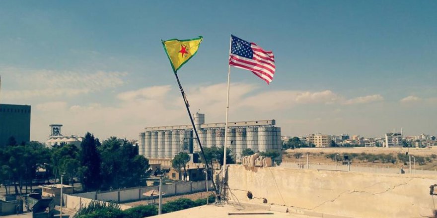 PYD'li teröristlerin karargahında ABD bayrağı