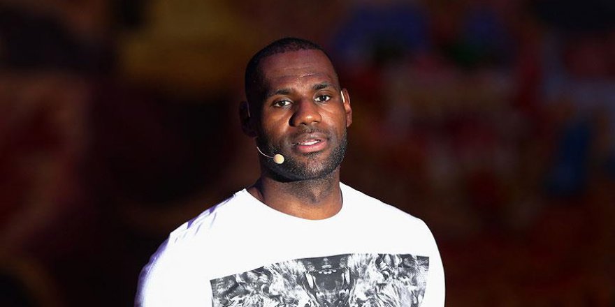 ABD'de siyahi sporcuların "milli marş" tepkisi