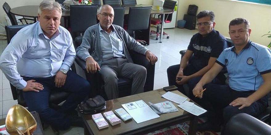 Yolda bulduğu 50 bin lirayı zabıtaya teslim etti