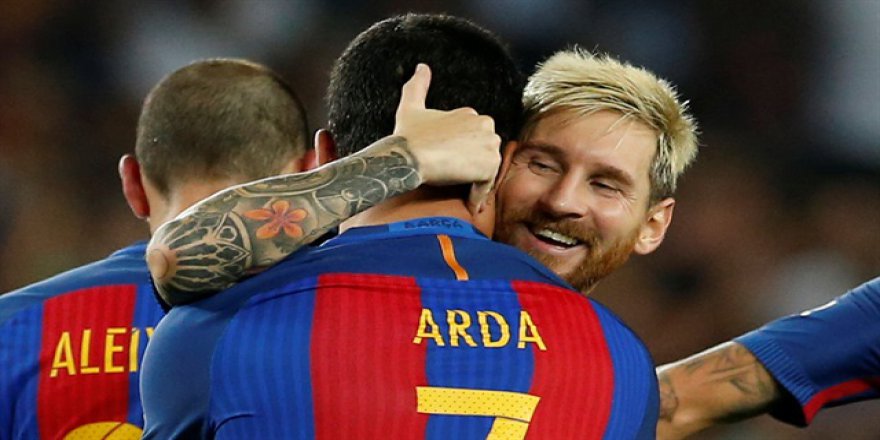 Arda Turan ve Lionel Messi'den örnek davranış