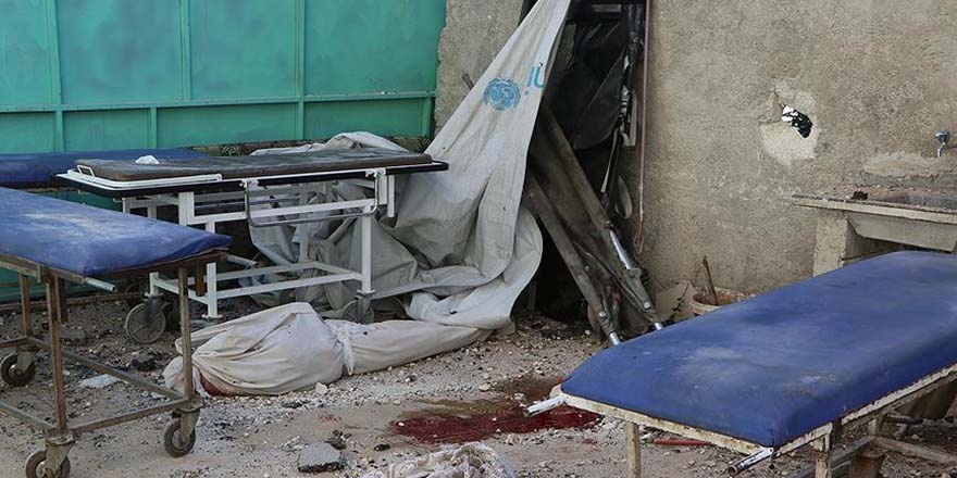 Zalimler Halep'in en büyük hastanesi bombaladı