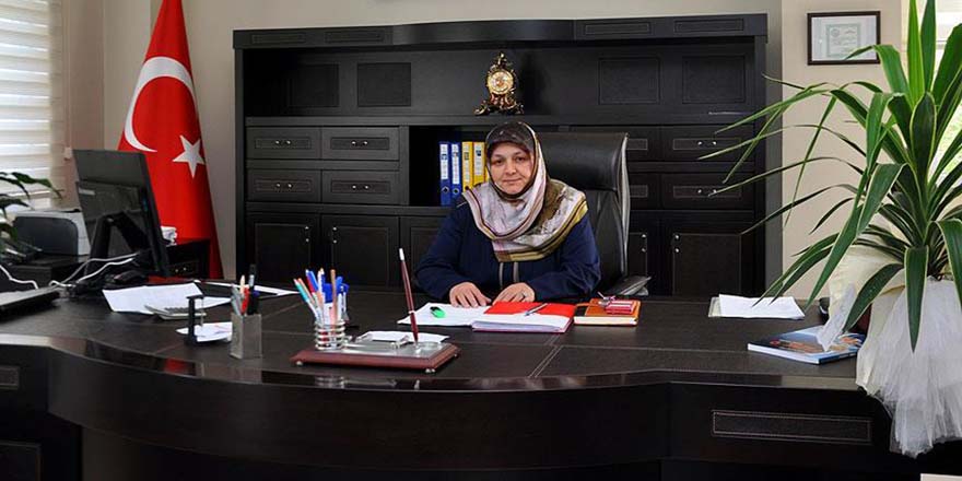 28 Şubat mağduru başörtülü öğretmene iade-i itibar