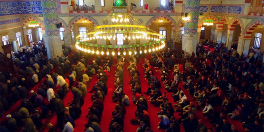 Camilerdeki kilise adeti tabure ve sıralar kaldırılıyor
