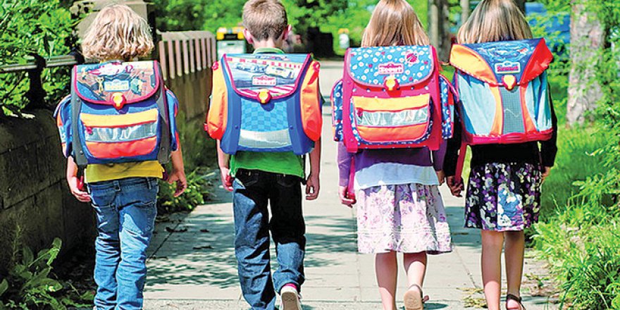 Ağır çantalar öğrencilere sağlık problemi olarak geri dönüyor