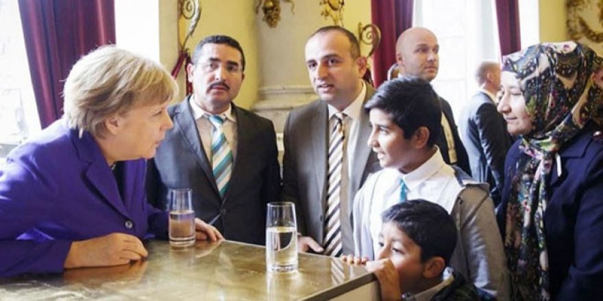 Almanya'da devletin zirvesi, imam ve ailesinden özür diledi