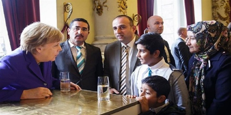 Angela Merkel'e ayet okudu