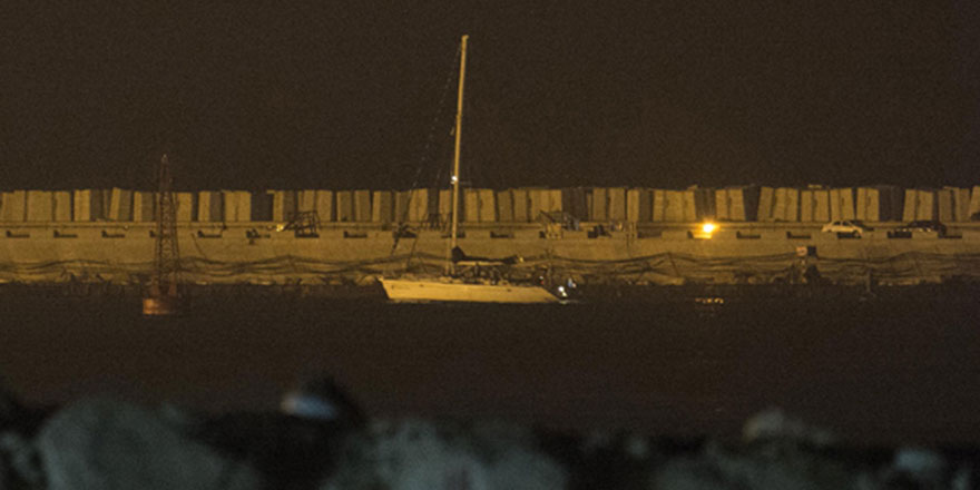 Müslümanlara karşı kafirlere yardım etmek kişiyi dinden çıkarır mı?