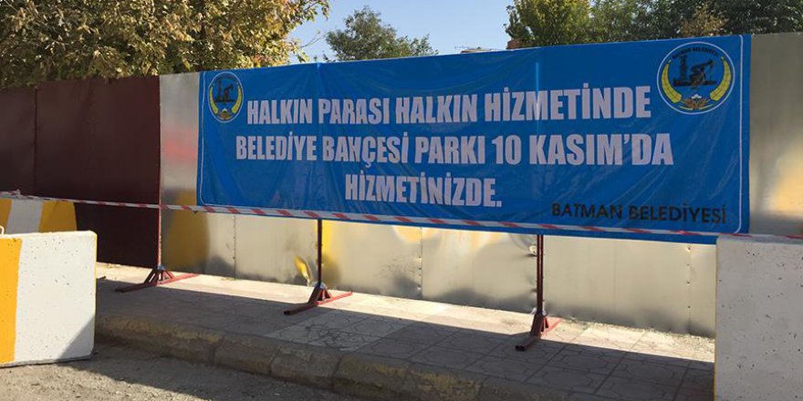 Batman Belediyesi'nde dikkat çeken afiş