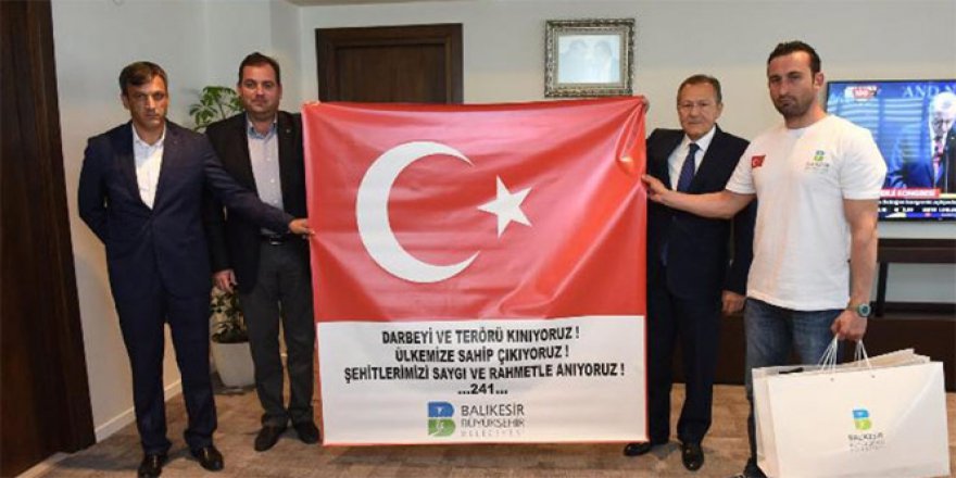 Engelli dünya rekortmeni demokrasi şehitleri için dalış yapacak