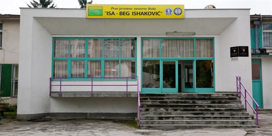 FETÖ Bosna'daki okullarını devretmedi