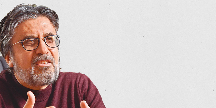 Akif Emre vefat etti