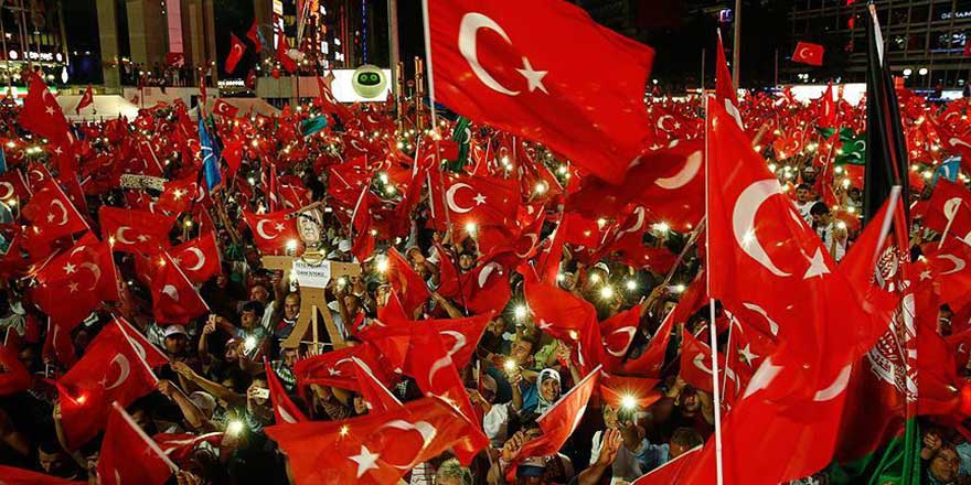 15 Temmuz gölge oyunu izleyenleri mest etti