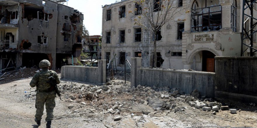 Camilerden terörün izleri siliniyor