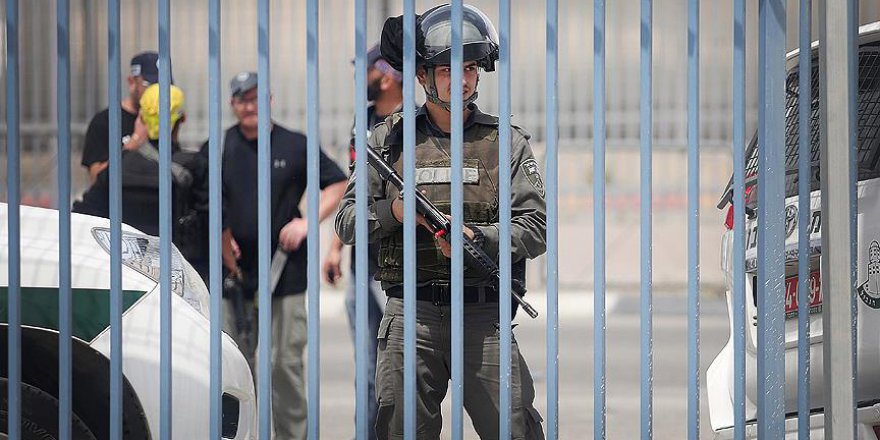 İsrail polisi 2 Filistinli çocuğu gözaltına aldı