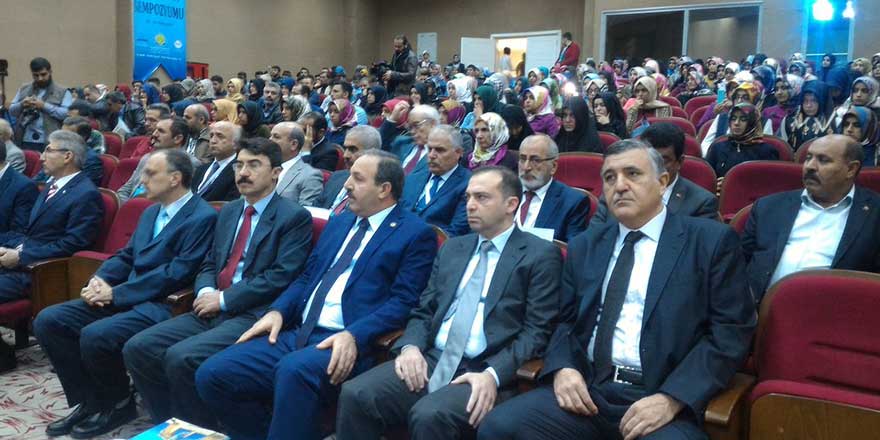 Üniversitenin 'doğru İslam'ı anlatma sempozyumu