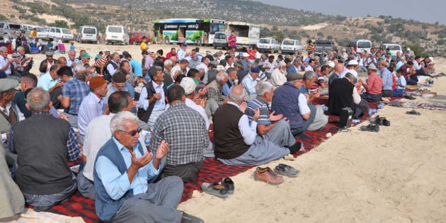 13 köy dua için toplandı
